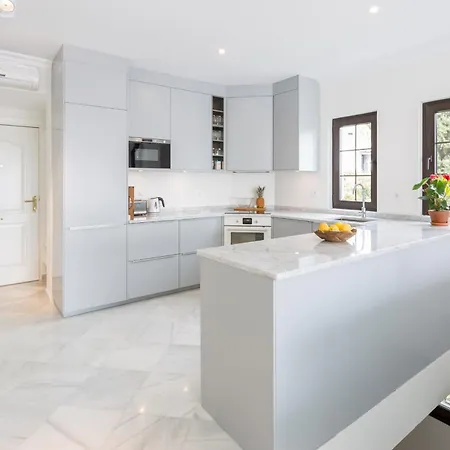 Aldea Blanca, Puerto Banus With Sea View * Марбелья