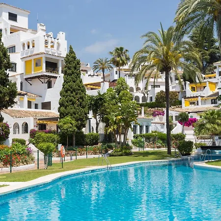 Aldea Blanca, Puerto Banus With Sea View Марбелья