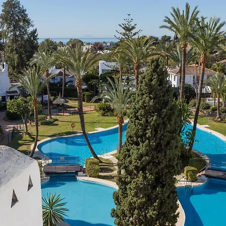 Aldea Blanca, Puerto Banus With Sea View Апартаменти *