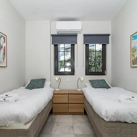 Aldea Blanca, Puerto Banus With Sea View Апартаменти *