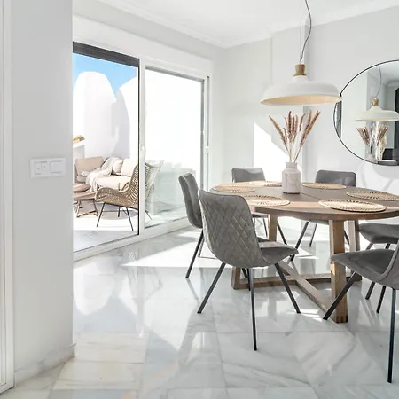 Aldea Blanca, Puerto Banus With Sea View Апартаменти *